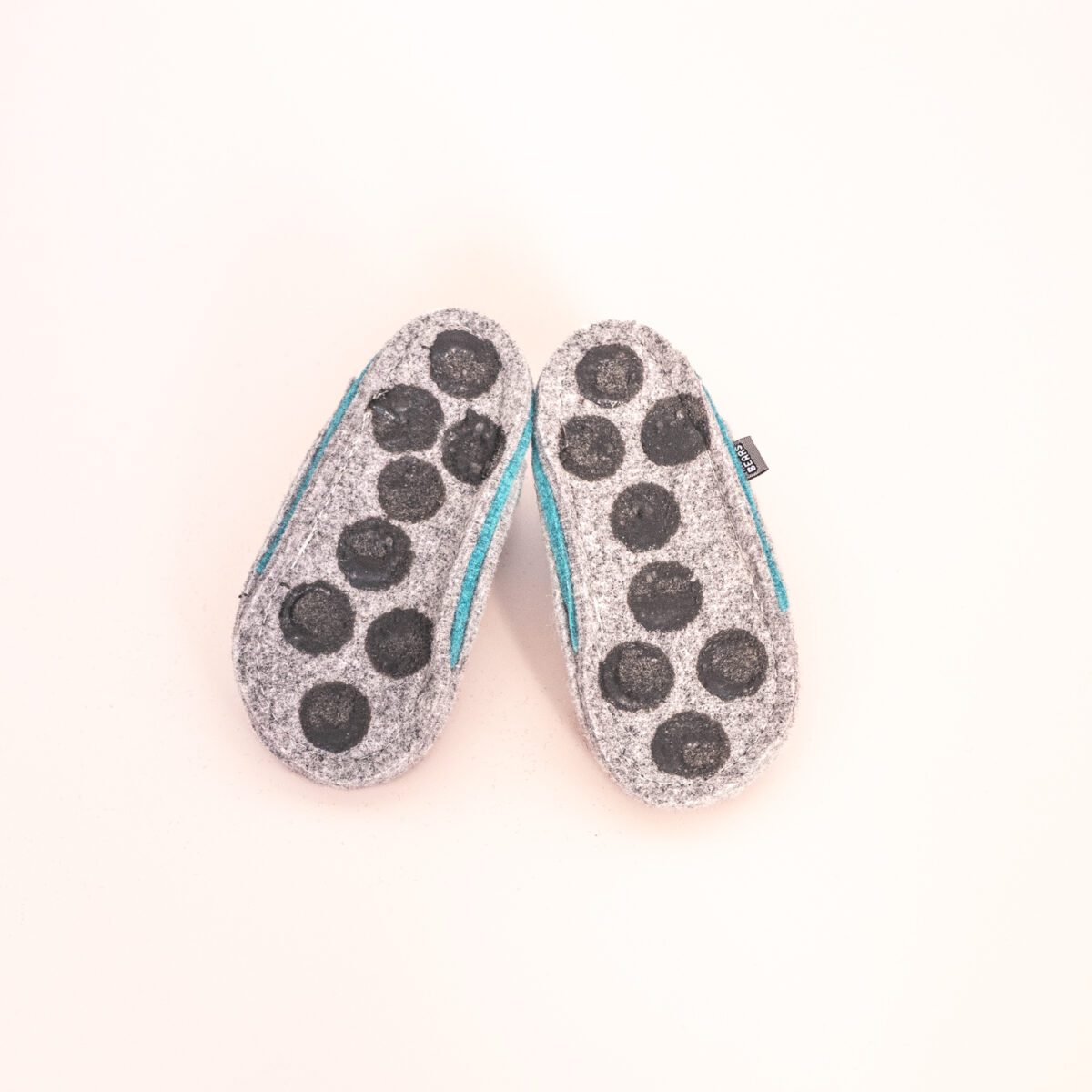 Light gray and turquoise blue slippers for toddlers