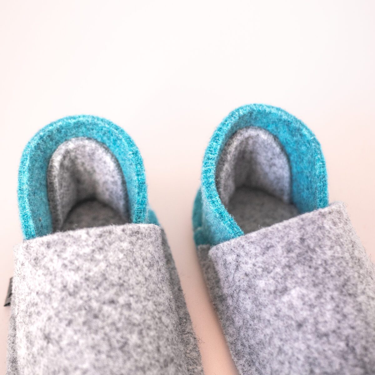 Light gray and turquoise blue slippers for toddlers